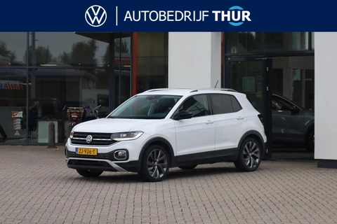 Volkswagen T-Cross 1.0 TSI Style 115PK / 85kW, LED koplampen, dodehoekdetectie (Side Assist), active info display, adaptieve cruise control (ACC), Winter Pakket (Verwarmbare voorstoelen), Apple Carplay & Android Auto, 18" LMV, privacy glas, navigatie, elektrisch verstel- en verwarmbare buitenspiegels, 2-zone climatronic, DAB+, parkeersensoren voor en achter (PDC) etc.
