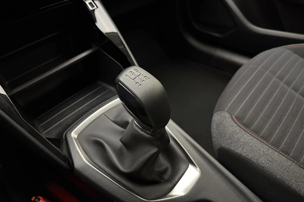 Peugeot 208 – foto 24