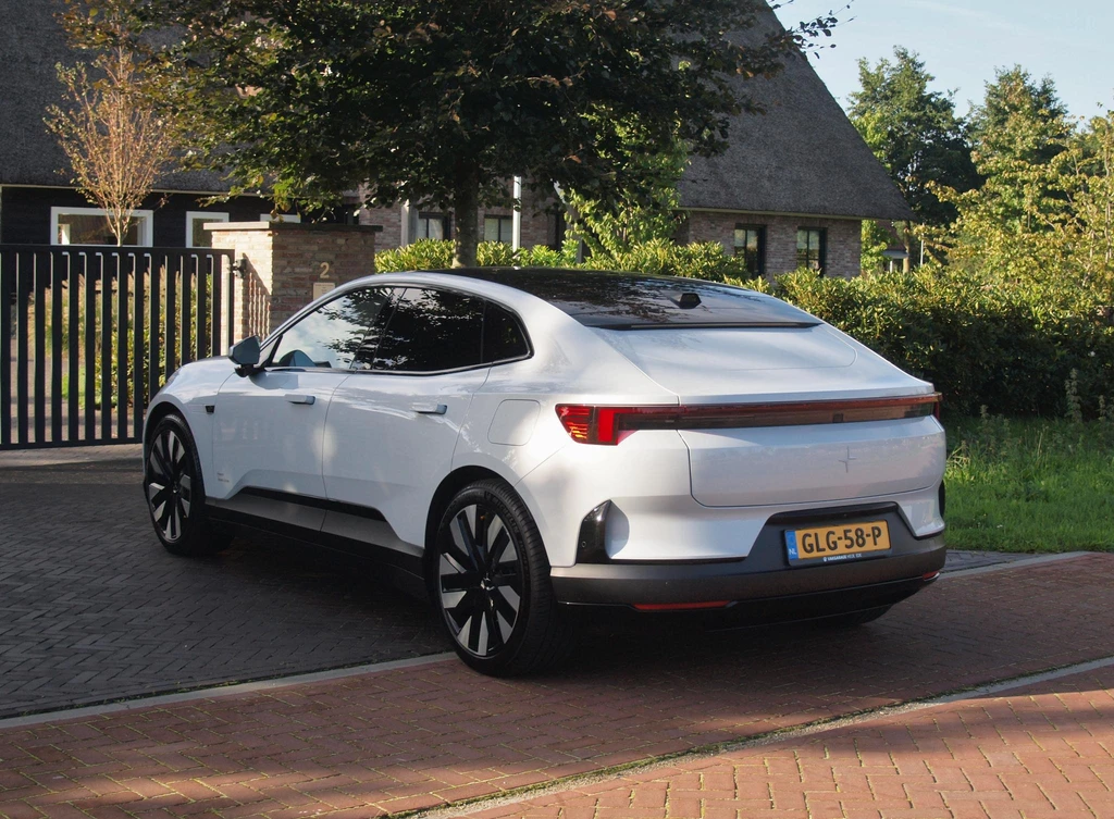 Polestar 4 – foto 4