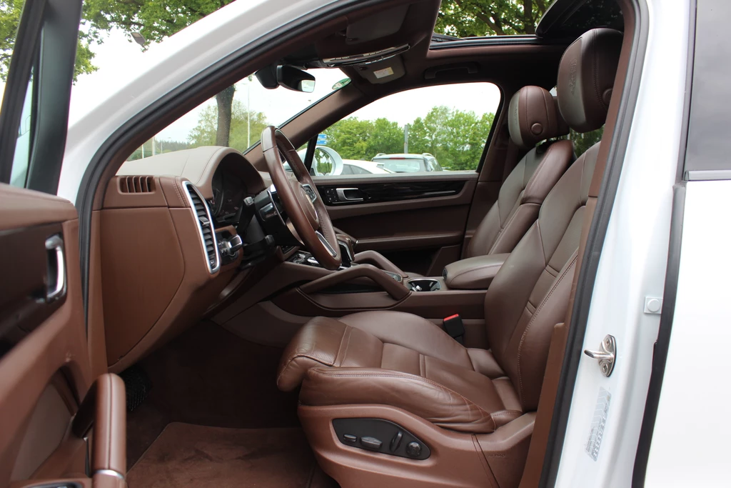 Porsche Cayenne – foto 12