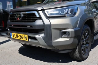 Toyota Hilux – thumbnail 1