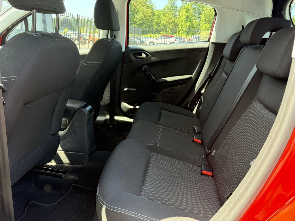 Peugeot 208 – foto 10
