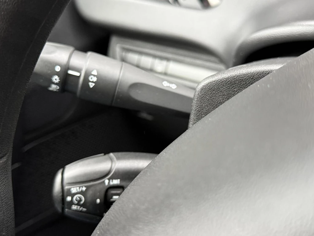 Peugeot 208 – foto 11