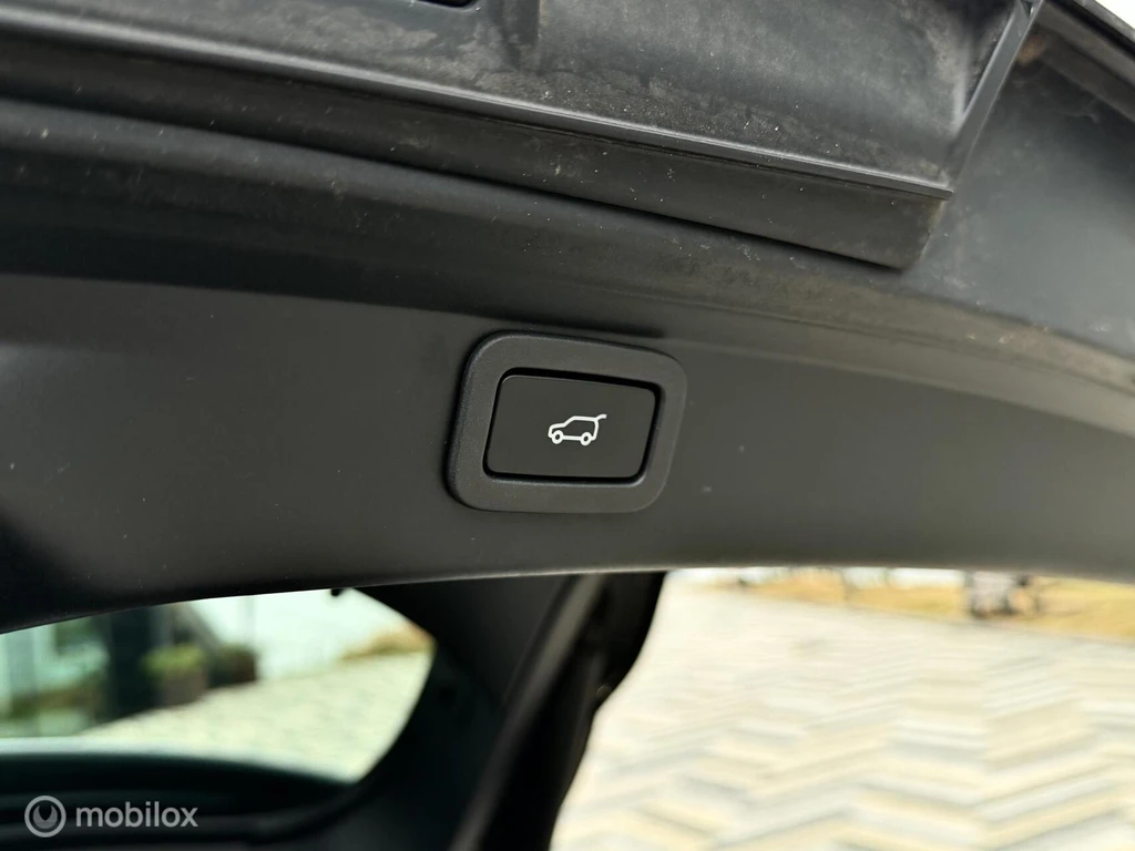 Jaguar I-PACE – foto 12