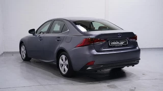 Lexus IS – thumbnail 3