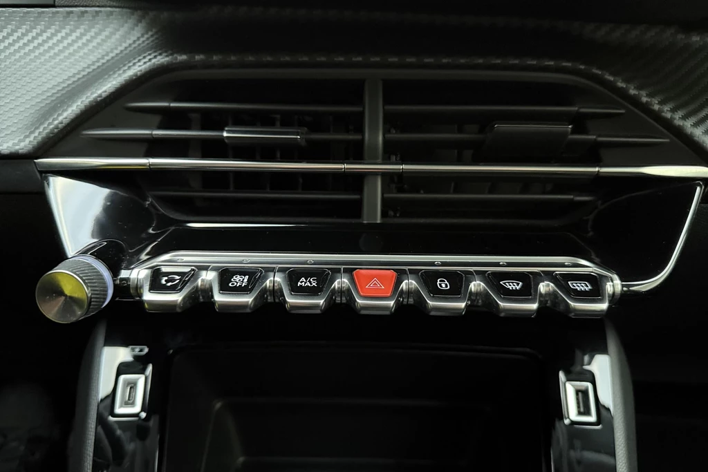Peugeot 208 – foto 22