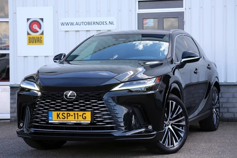 Lexus RX 350h Hybrid 4WD*Lexus fabrieksg.T/m05-2034!*Perfect Lexus Onderh.*HUD/ACC/Leder/Stoelverw./Stuurverw./Stuurkoeling/Dodehoek/Memorie/Elek. Klep/Keyless Entry+Go/Apple Carplay-Android/Camera/Parkeersens.V+A/21 inch LM*