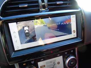 Jaguar XE – thumbnail 30