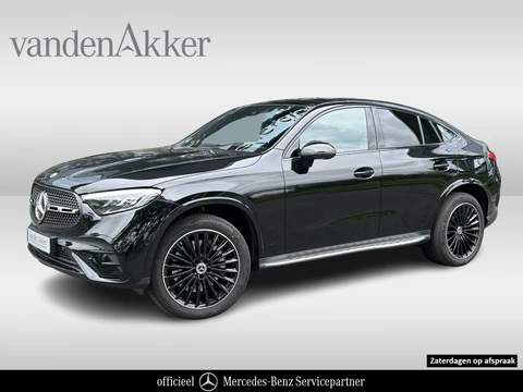 Mercedes-Benz GLC 300e AMG Coupé 4Matic // SoH 98% // Burmester // Distronic // Panoramadak // 360 Camera // Memory // Treeplanken // 20" Multi Spaak Velgen // Achterspoiler