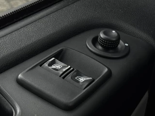 Nissan NV300 – thumbnail 21