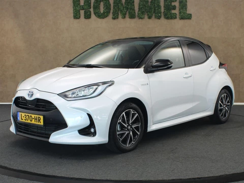 Toyota Yaris 1.5 Hybrid Dynamic - ORIGINEEL NEDERLANDSE AUTO - ACHTERUITRIJCAMERA - APPLE CARPLAY/ANDROID AUTO - ADAPTIEVE CRUISE CONTROL - KEYLESS ENTRY & START - LED KOPLAMPEN - VOLLEDIG DIGITAAL INSTRUMENTENPANEEL - RIJSTROOKSENSOR - VERKEERSBORDDETECTIE