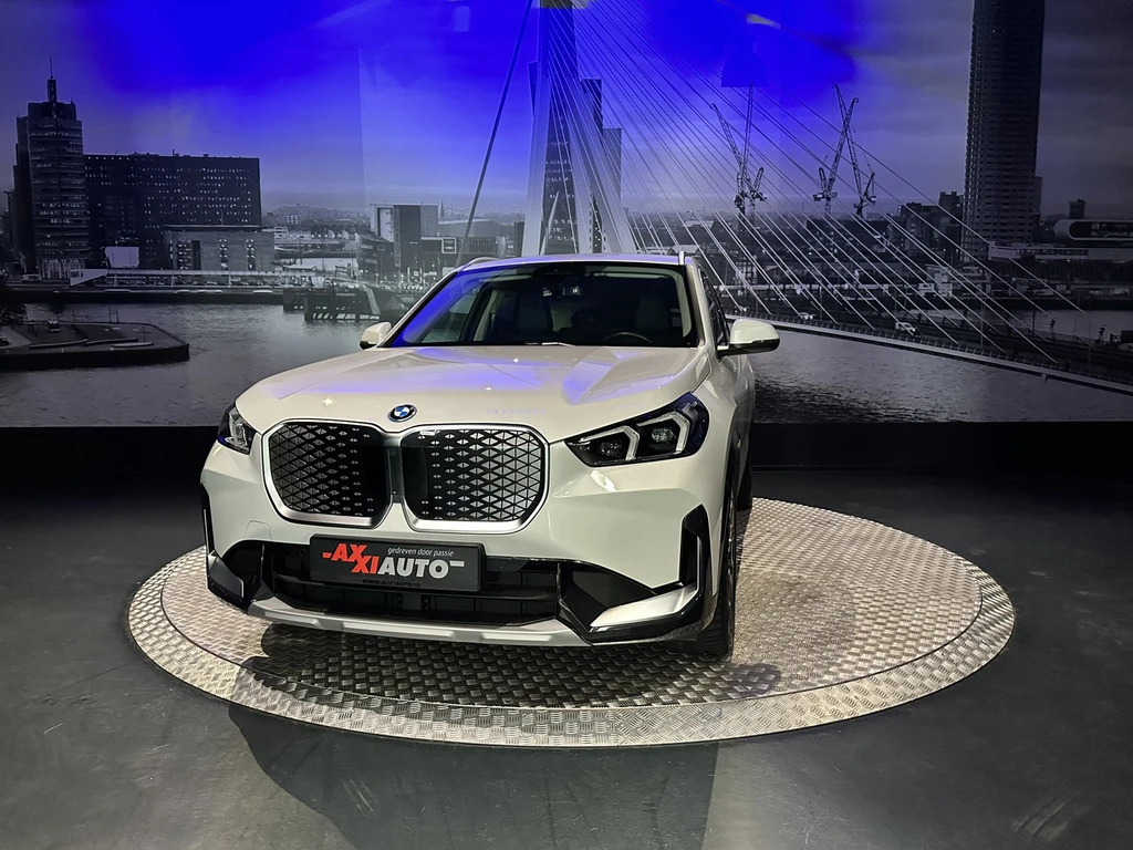 BMW iX1 – foto 1