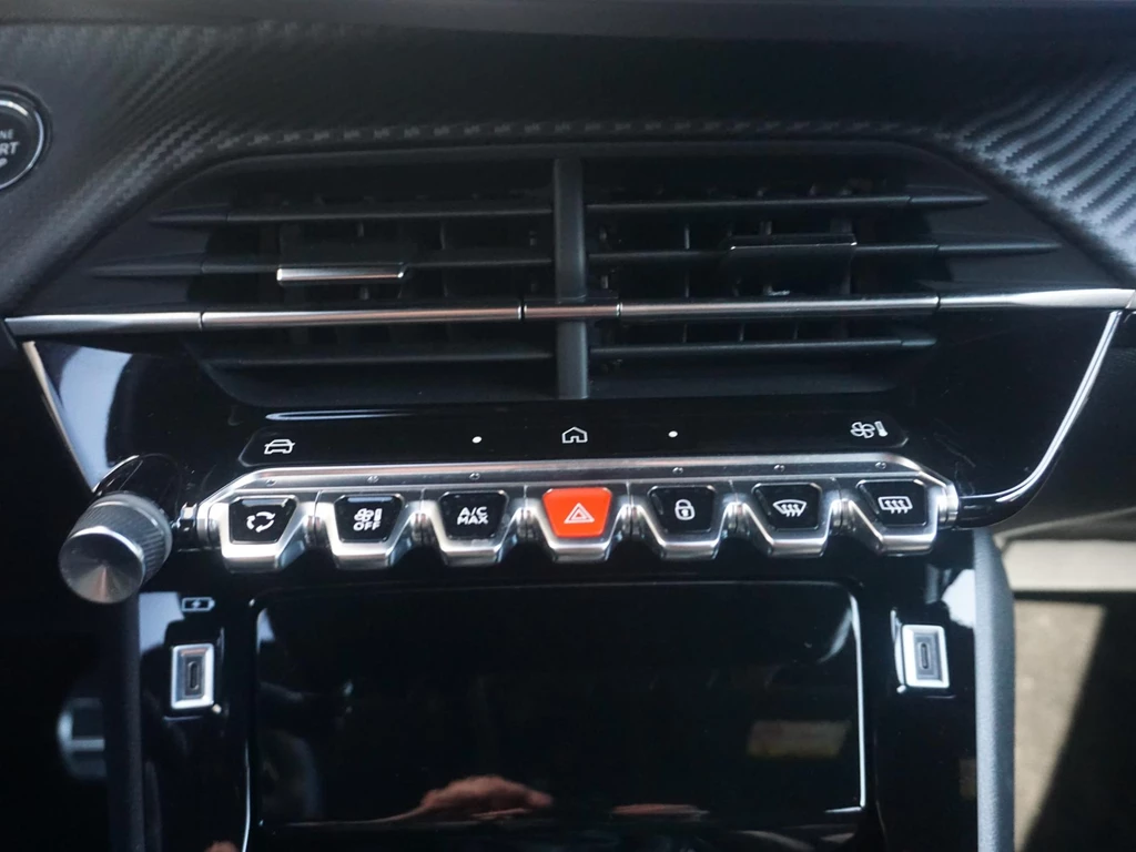 Peugeot 208 – foto 30