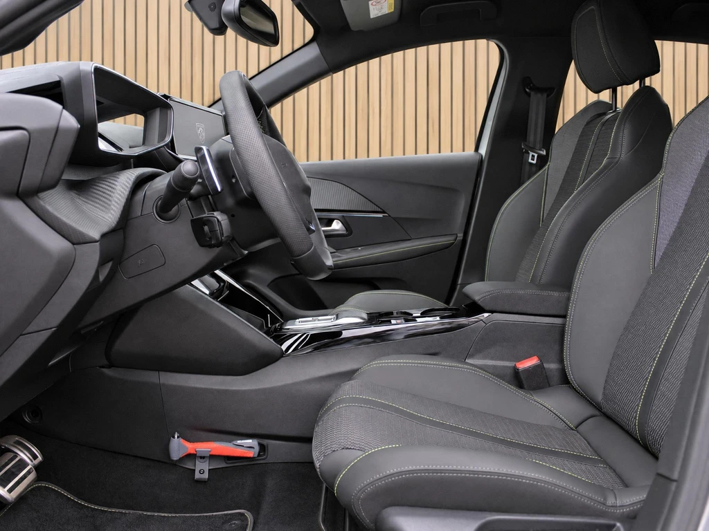 Peugeot 208 – foto 13
