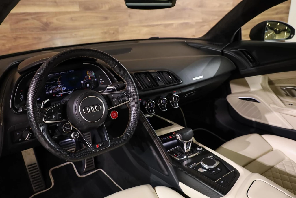 Audi R8 – foto 11