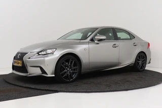 Lexus IS – thumbnail 2