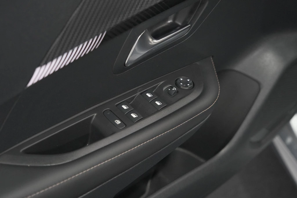 Peugeot 208 – foto 30