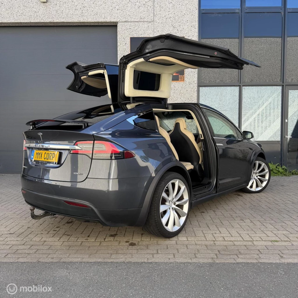 Tesla Model X – foto 6