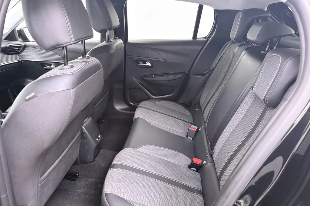 Peugeot 208 – foto 12