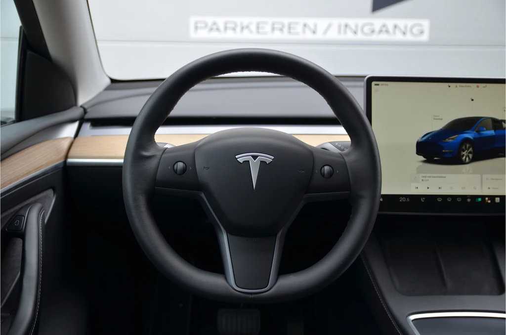 Tesla Model Y – foto 15