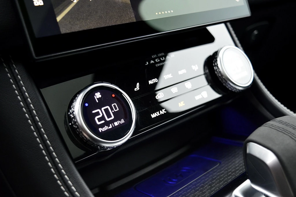 Jaguar F-PACE – foto 30