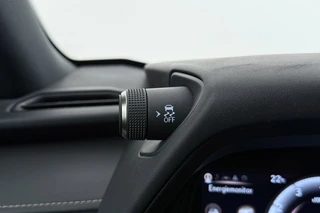 Lexus UX – thumbnail 35