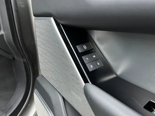 Land Rover Range Rover Velar – thumbnail 33