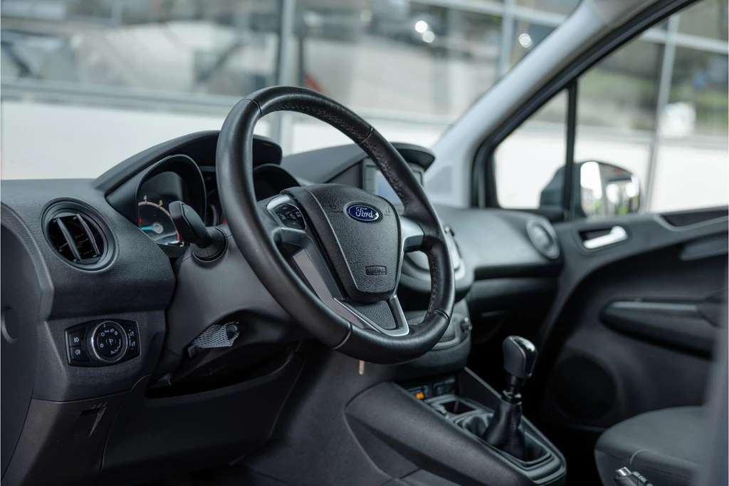 Ford Transit Courier – foto 22