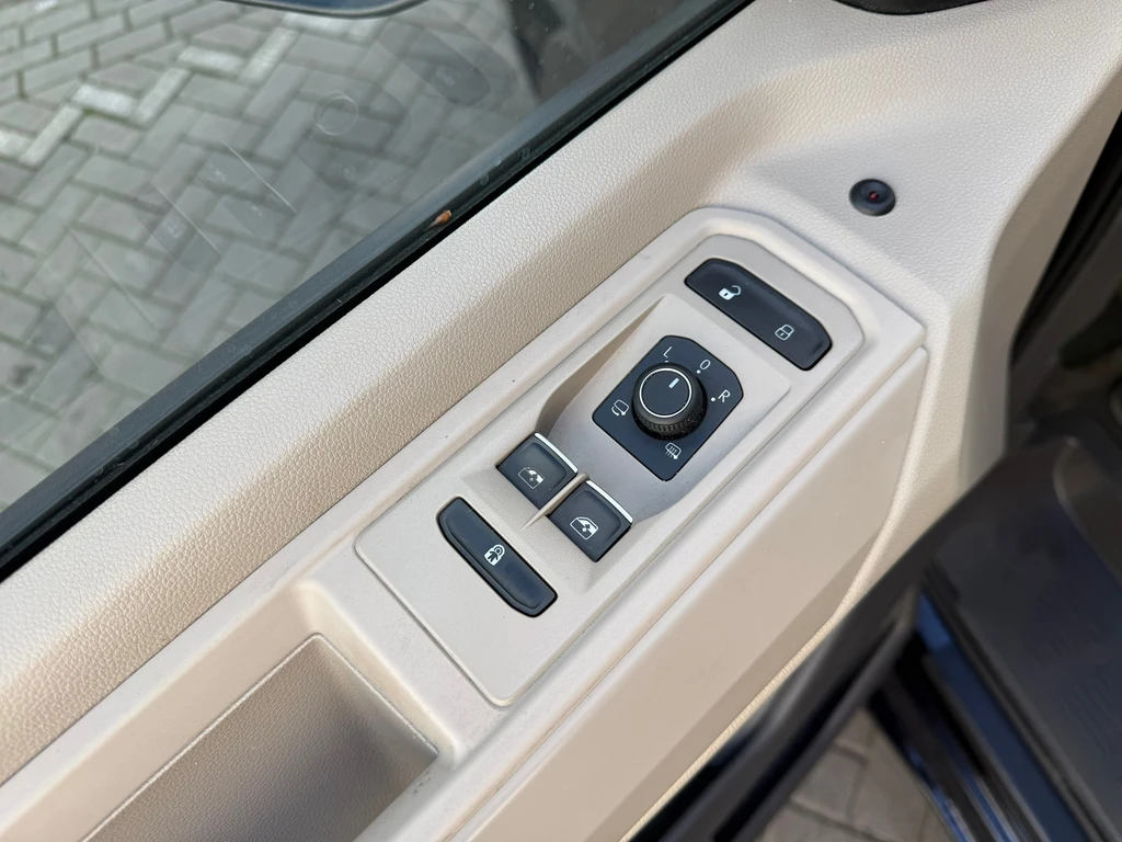 Volkswagen Multivan – foto 31