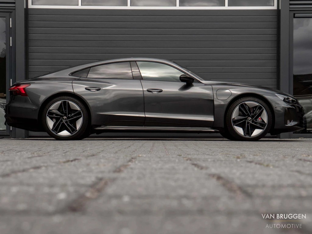 Audi e-tron GT – foto 10