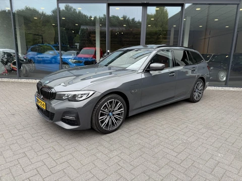 BMW 3 Serie 320e M-Sport,Pano,Tartufo Leder,Trekhk Elekt,LED,Adapt Cruise,