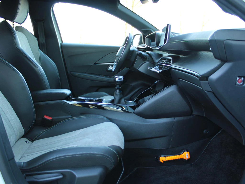 Peugeot 208 – foto 9