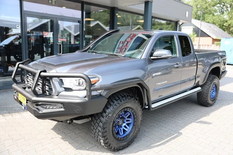 Toyota Hilux TACOMA 3.5 V6 TRD 4WD VAN