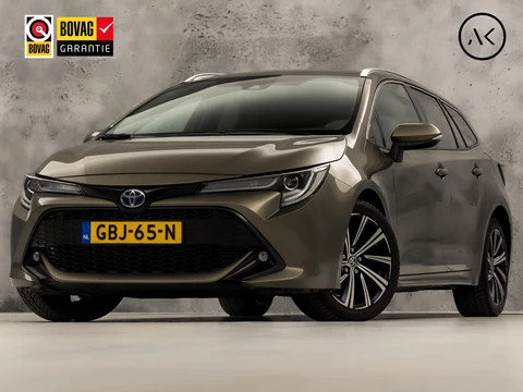 Toyota Corolla 1.8 Hybrid Dynamic Sport Automaat (APPLE CARPLAY, LEDER, STOELVERWARMING, CAMERA, SPORTSTOELEN, ADAPTIVE CRUISE, GETINT GLAS, ZWART HEMEL, NIEUWSTAAT)