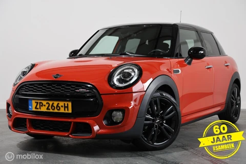 Mini Cooper 5-deurs 1.5 Carplay - JCW interieur - Airco