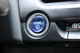 Lexus UX – thumbnail 38