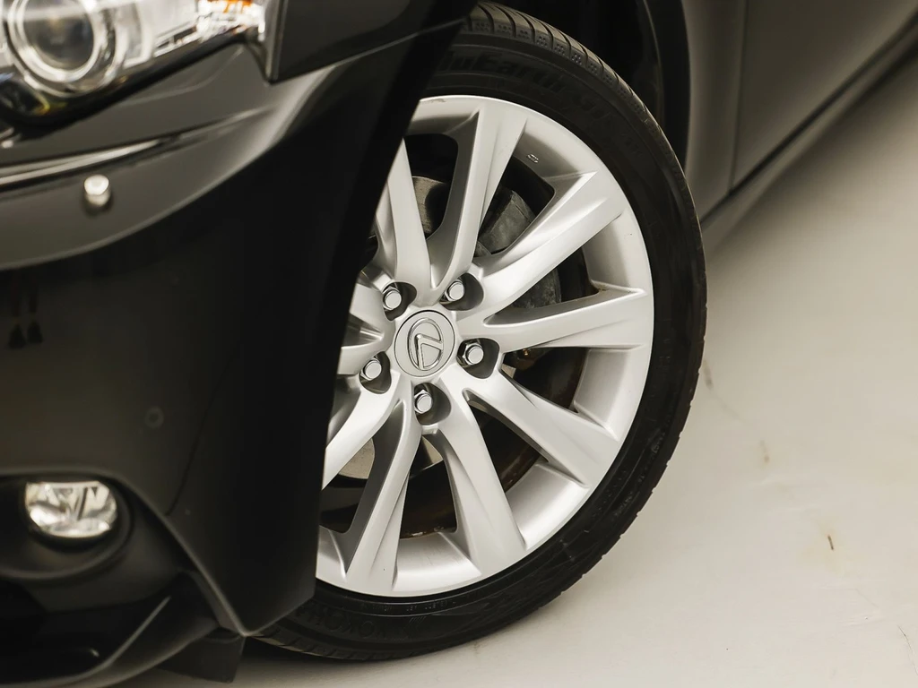Lexus IS – foto 18