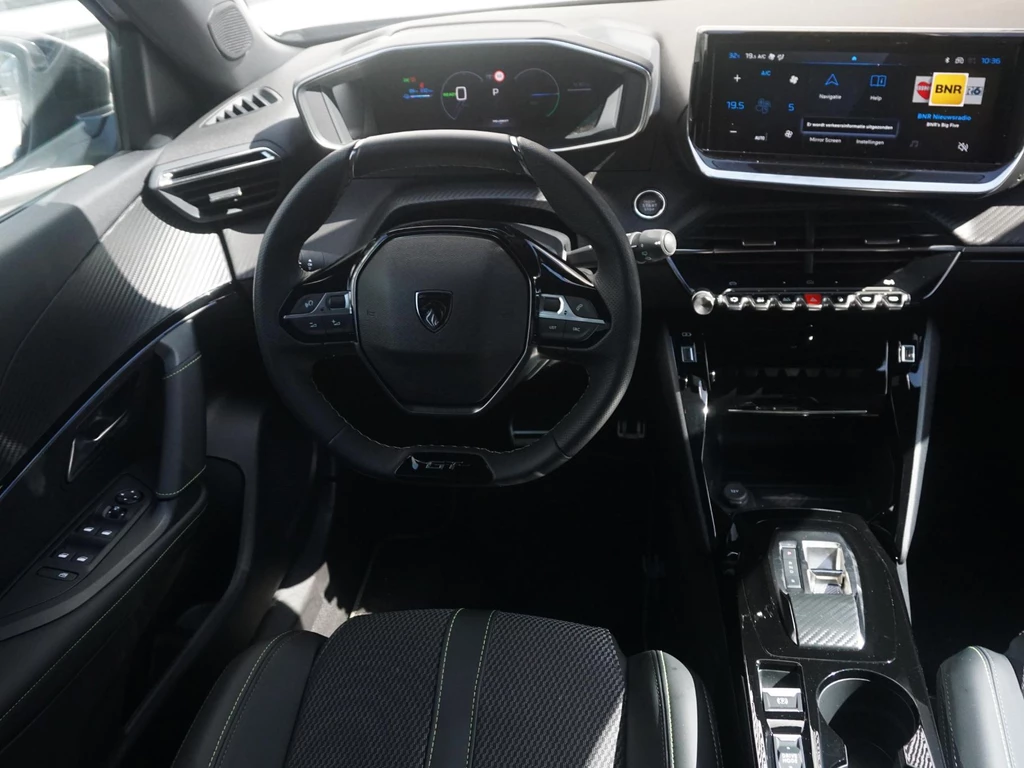 Peugeot e-2008 – foto 13
