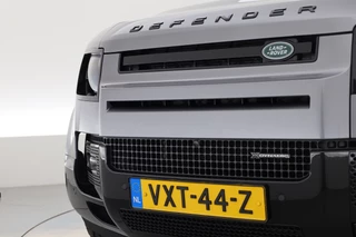 Land Rover Defender – thumbnail 5
