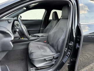 Lexus UX – thumbnail 24