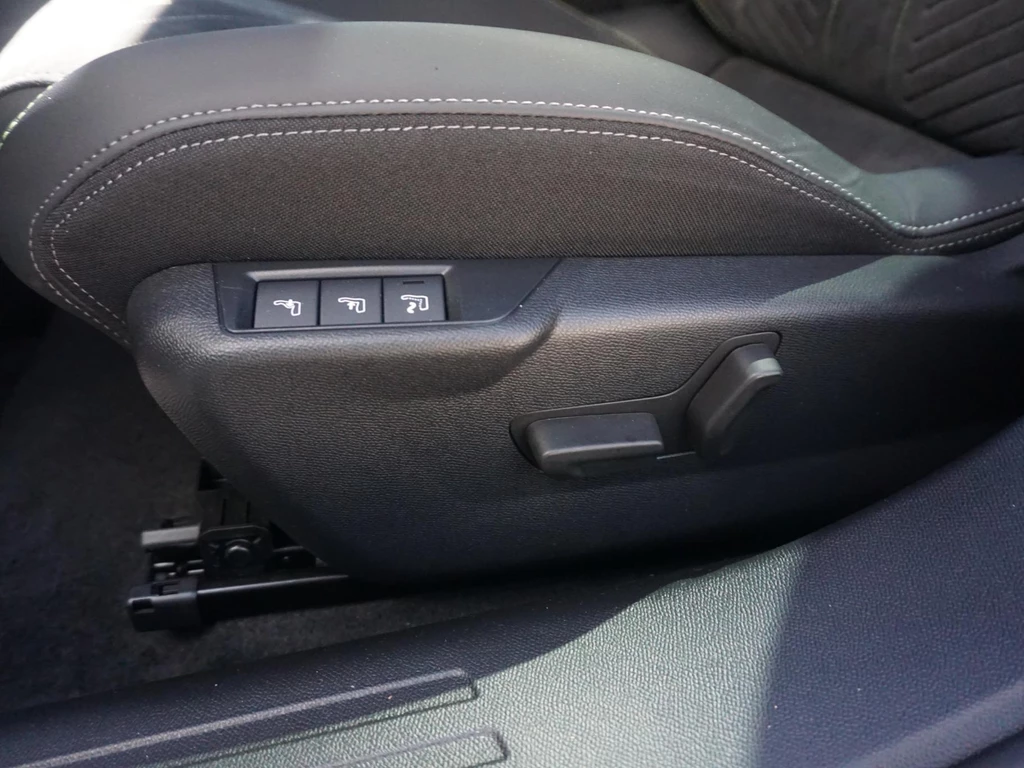 Peugeot e-2008 – foto 14
