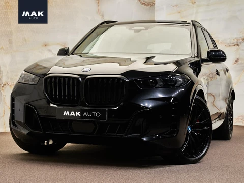 BMW X5 xDrive50e M Sport Pro , M Stoelen, Sky Lounge Pano, 4-wielbest., luchtv., CraftedClarity, B&W, massage, 22", tr.haak, softclose, privacy