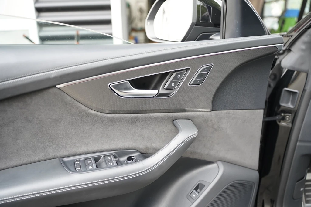 Audi RSQ8 – foto 35