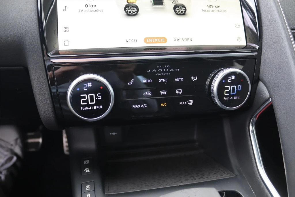 Jaguar E-PACE – foto 34