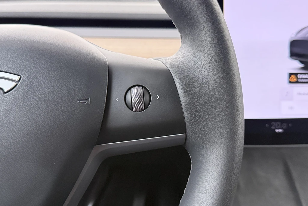 Tesla Model Y – foto 21