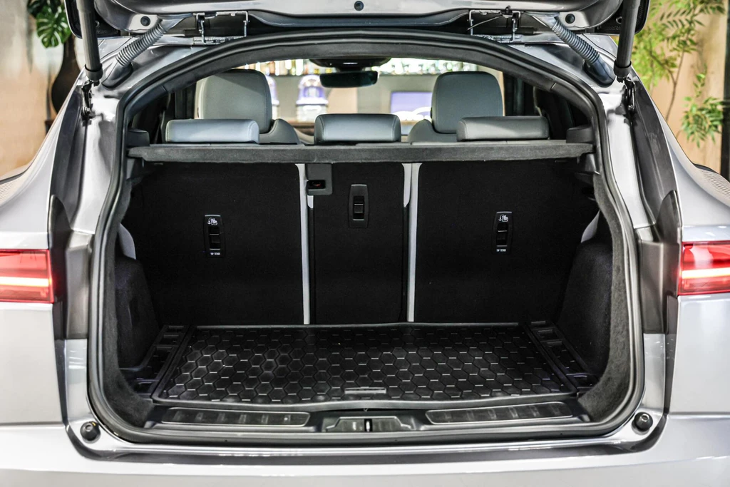 Jaguar E-PACE – foto 27