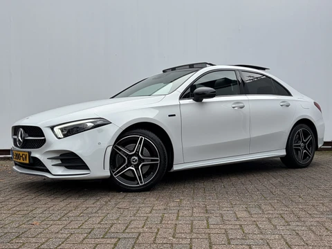 Mercedes-Benz A-Klasse 250 e Business AMG SOH 98,5% Pano Memory Camera Sfeerverl Carplay Orig.NL VOL!