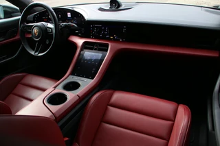 Porsche Taycan – thumbnail 16