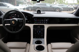 Porsche Taycan – thumbnail 11