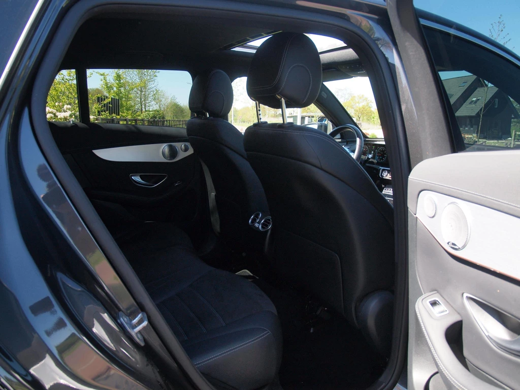 Mercedes-Benz EQC – foto 32